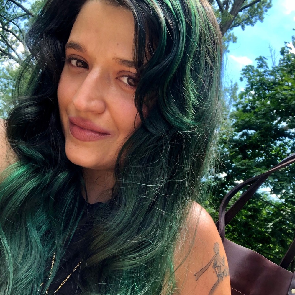 Meet your Posher, Emily